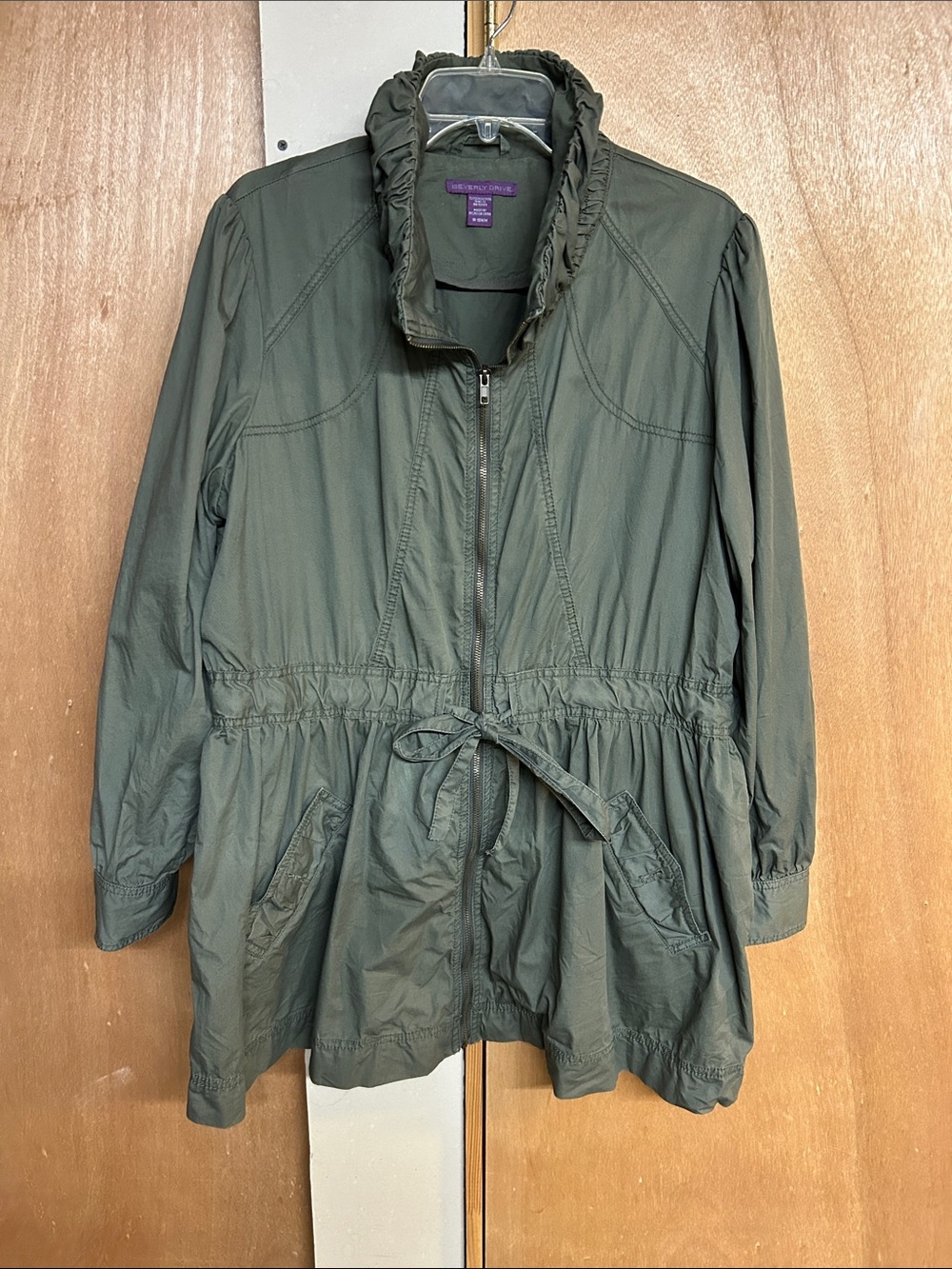 Women’s cozy utility jacket-great for fall  Olive green size 16/18W